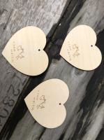 木製卡片，客製化喜帖。結婚喜帖，請帖。菜單。客製化卡片。站式木頭卡片，婚禮小物，客製化喜帖